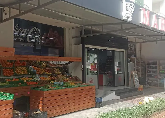 37 Apartament Golem (Tirana)